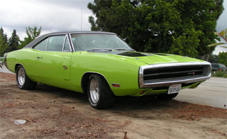 Illustration for article titled Dodge Family Feud: Charger R/T Vs. Challenger R/T